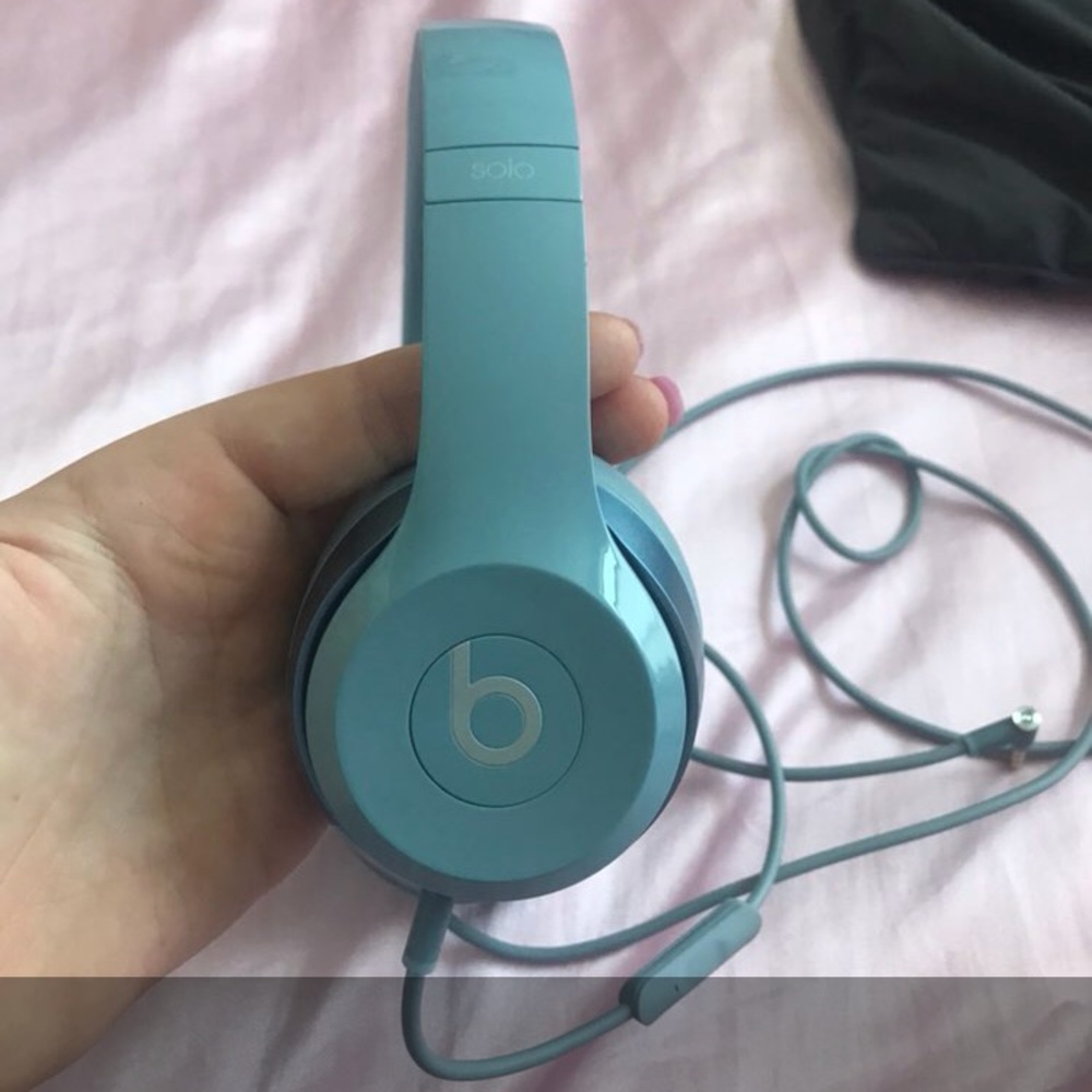 Solo 2 grayish blue beats headphones